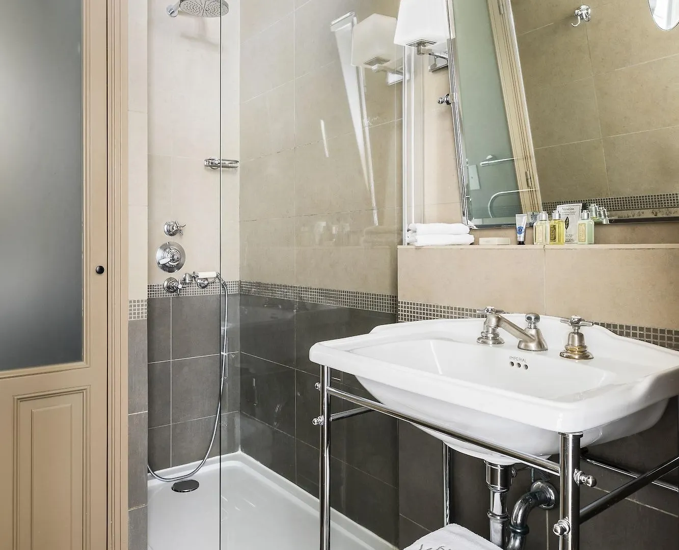 Verneuil Saint Germain Hotel 4*