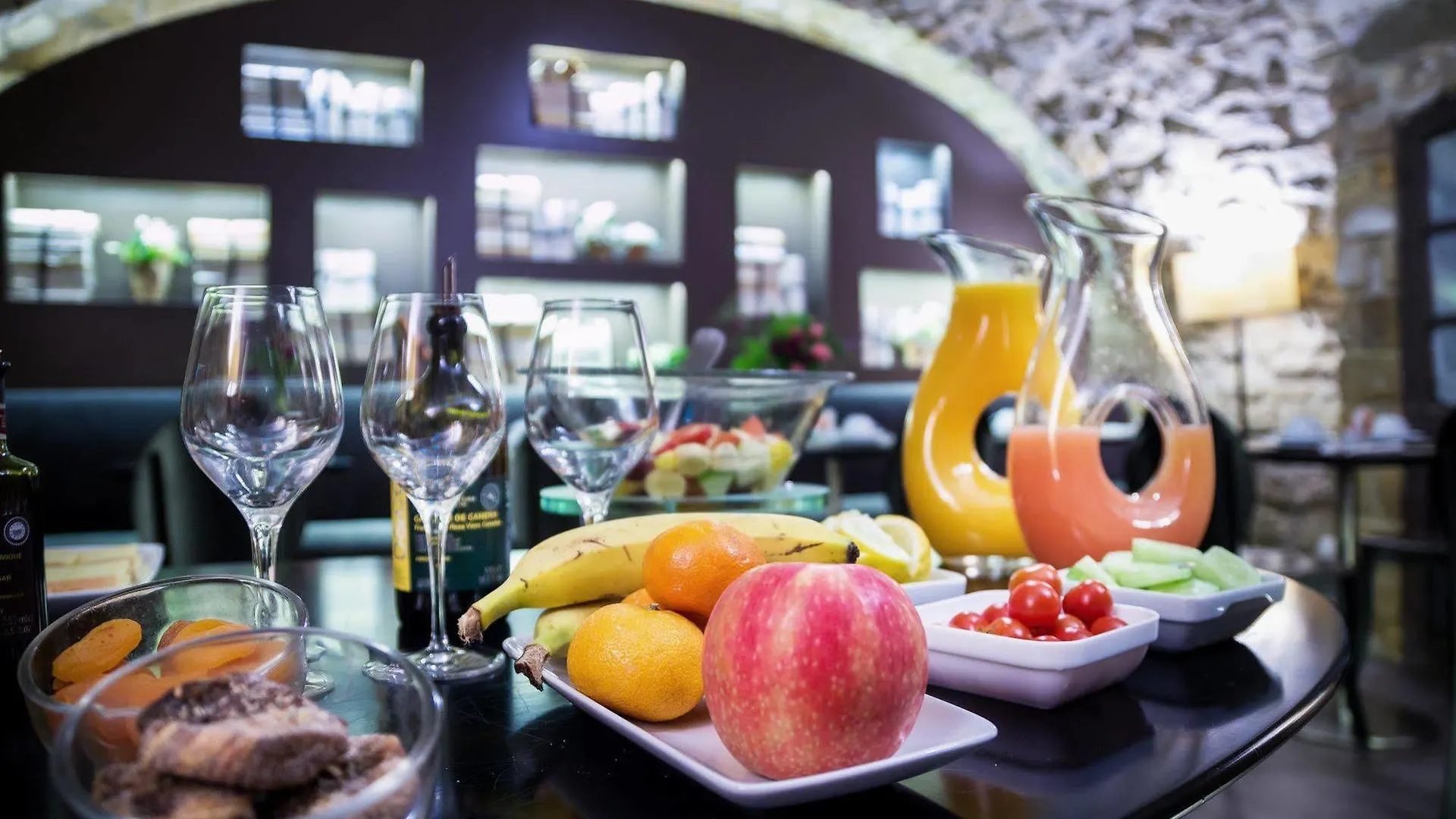 Verneuil Saint Germain Hotel